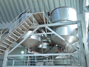 白酒行業(yè)創(chuàng)業(yè)者,購買釀酒設(shè)備時應(yīng)注意什么